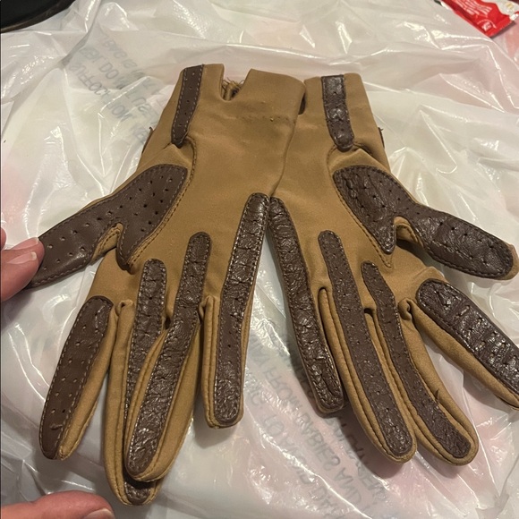 ISOTONER Tan Lined Gloves One Size - Picture 5 of 6